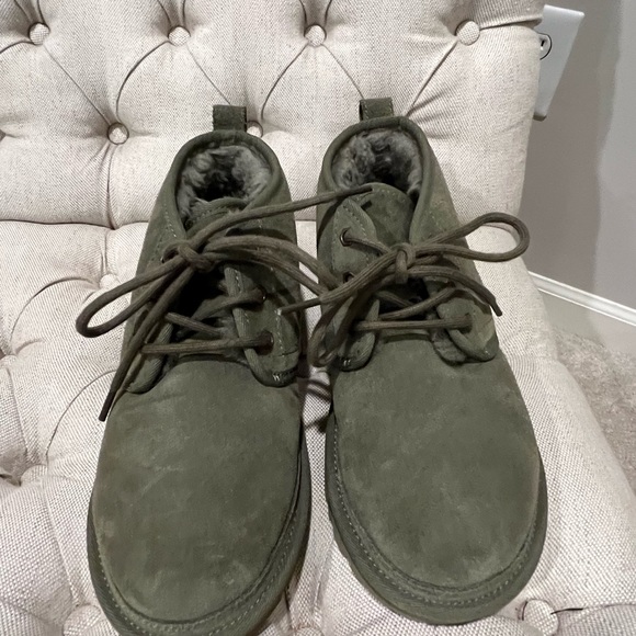 UGG Neumel women’s boots size 7 - Picture 3 of 4